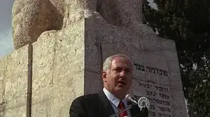ראש הממשלה בנימין נתניהו בטקס י"א באדר בתל-חי, 1999 ראש הממשלה בנימין נתניהו בטקס י"א באדר בתל-חי, 1999