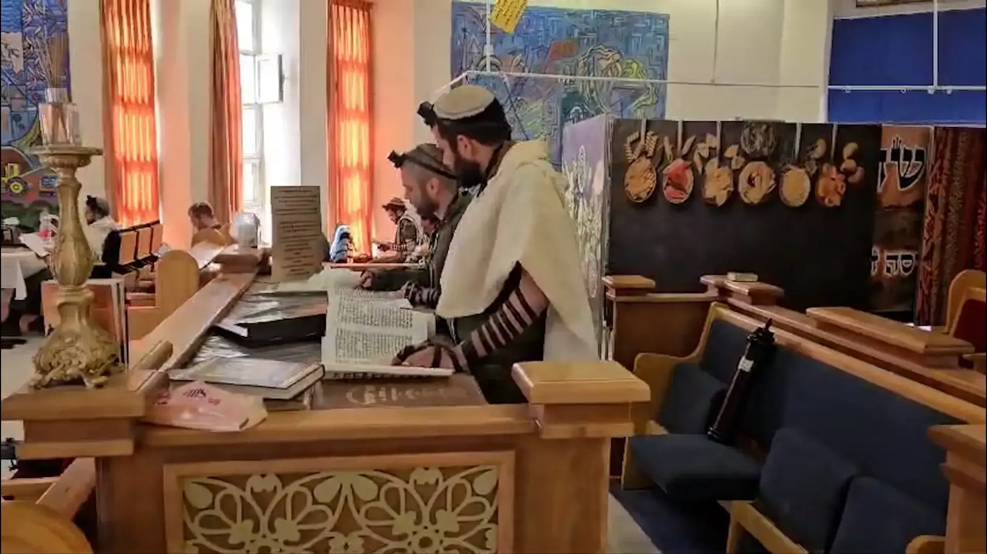שבוע לפני פורים, הלוחמים בצה״ל קוראים את המגילה 17.03.24