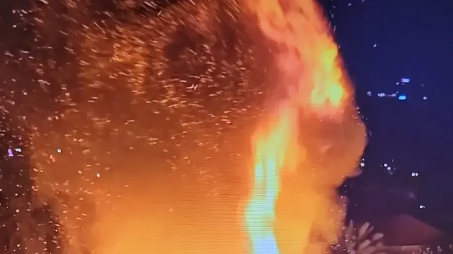 ספרי תורה שחולצו מבית כנסת בוער בכפר סבא ספרי תורה שחולצו מבית כנסת בוער בכפר סבא
