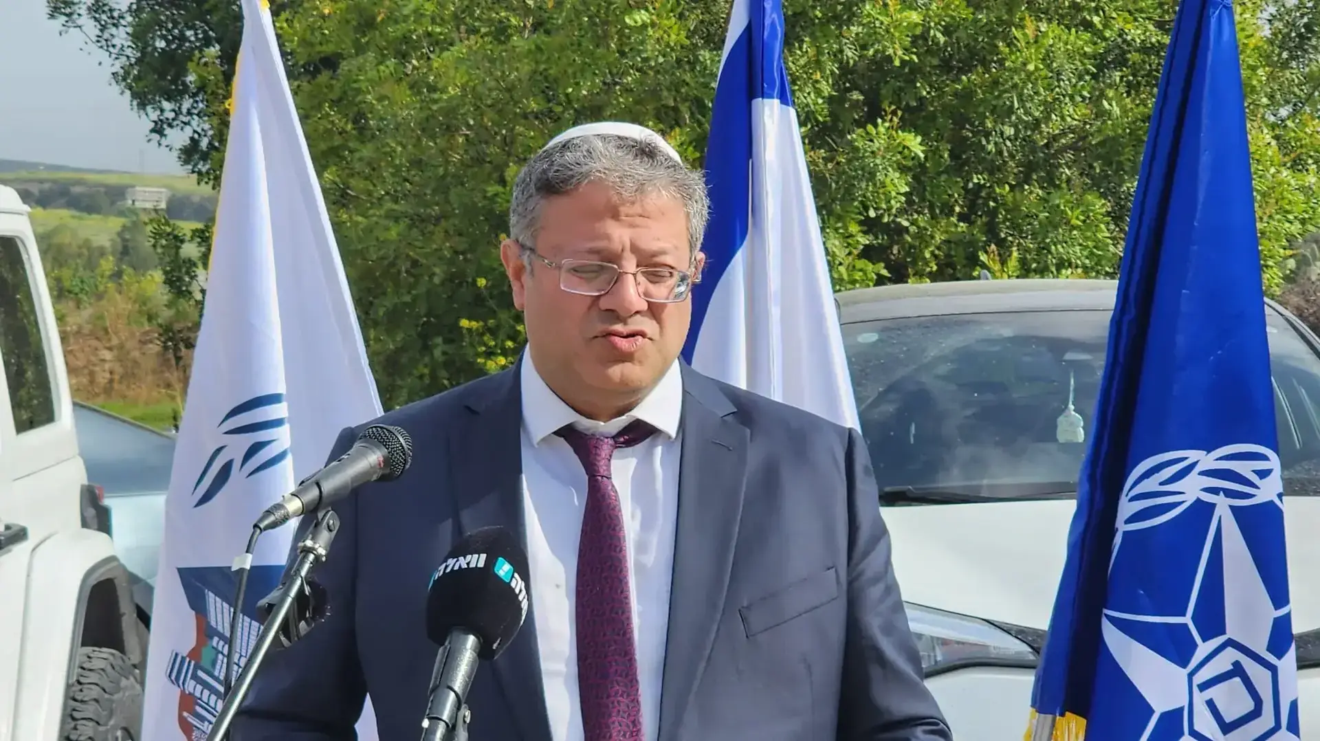 איתמר בן גביר, השר לביטחון לאומי, בפיצוח פרשת משפחת הפשע קראג'ה, אנדרטת עירון, 18 במרץ 2024 איתמר בן גביר, השר לביטחון לאומי, בפיצוח פרשת משפחת הפשע קראג'ה, אנדרטת עירון, 18 במרץ 2024