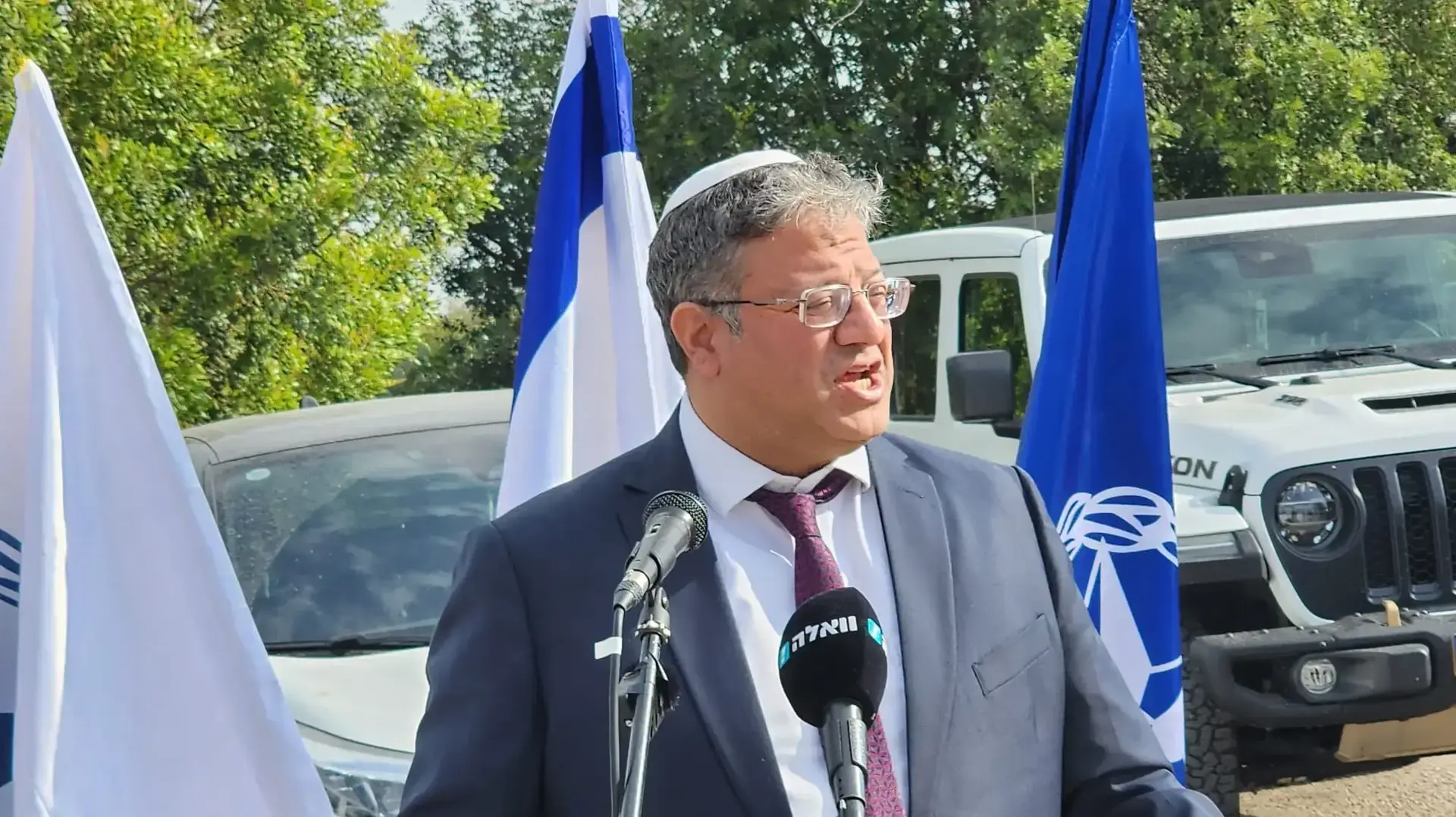 איתמר בן גביר, השר לביטחון לאומי, בפיצוח פרשת משפחת הפשע קראג'ה, אנדרטת עירון, 18 במרץ 2024 איתמר בן גביר, השר לביטחון לאומי, בפיצוח פרשת משפחת הפשע קראג'ה, אנדרטת עירון, 18 במרץ 2024