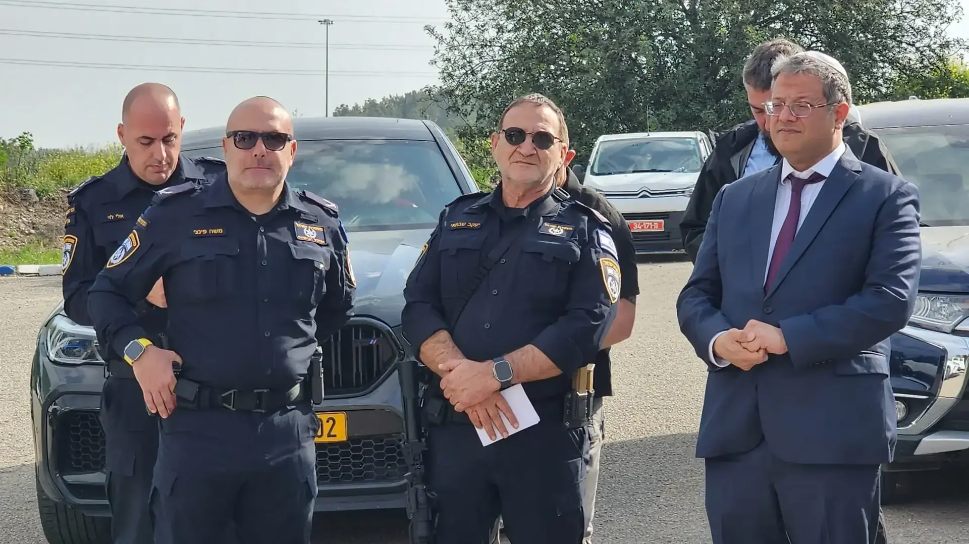 קובי שבתאי מפכ"ל המשטרה, איתמר בן גביר, השר לביטחון לאומי, בפיצוח פרשת משפחת הפשע קראג'ה, אנדרטת עירון, 18 במרץ 2024 קובי שבתאי מפכ"ל המשטרה, איתמר בן גביר, השר לביטחון לאומי, בפיצוח פרשת משפחת הפשע קראג'ה, אנדרטת עירון, 18 במרץ 2024