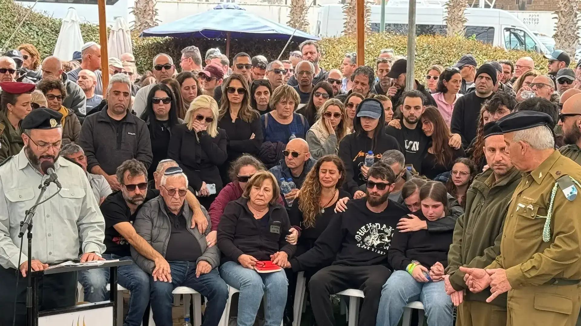 הלוויתו של רס"ב (במיל') סבסטיאן איון, 20 במרץ 2024, בית העלמין הצבאי בנהריה הלוויתו של רס"ב (במיל') סבסטיאן איון, 20 במרץ 2024, בית העלמין הצבאי בנהריה