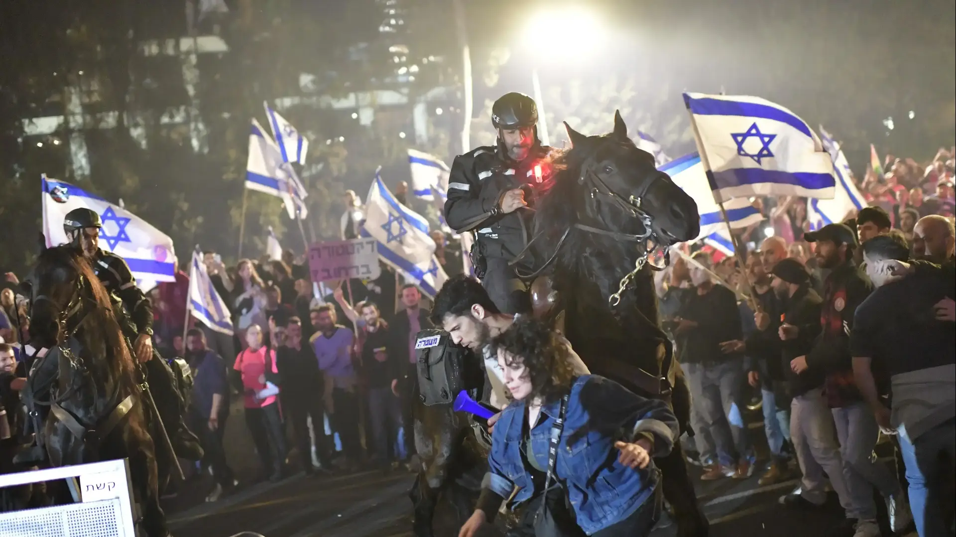 ההפגנה בנתיבי איילון בליל הפיטורים של גלנט ההפגנה בנתיבי איילון בליל הפיטורים של גלנט