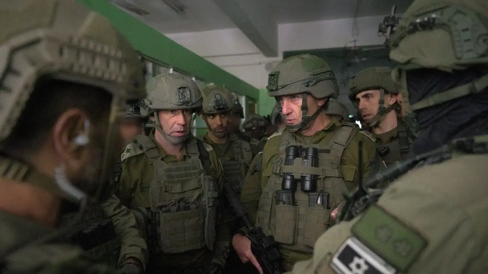 הרמטכ״ל בגבול לבנון עם מפקד פיקוד הצפון, אלוף אורי גורדין