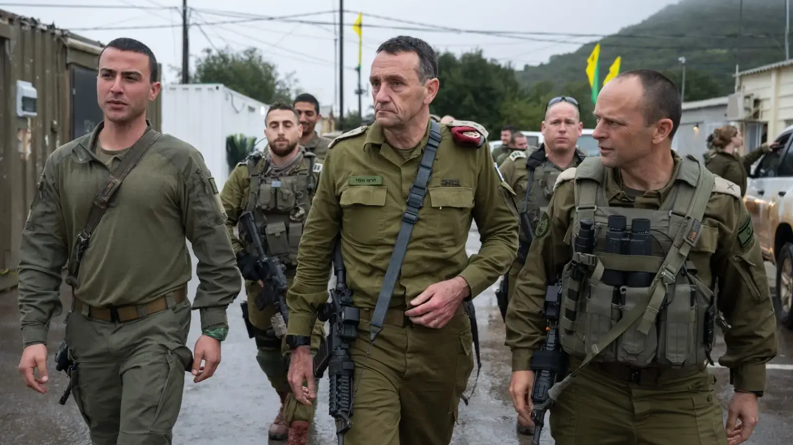 הרמטכ״ל בגבול לבנון עם מפקד פיקוד הצפון, אלוף אורי גורדין הרמטכ״ל בגבול לבנון עם מפקד פיקוד הצפון, אלוף אורי גורדין
