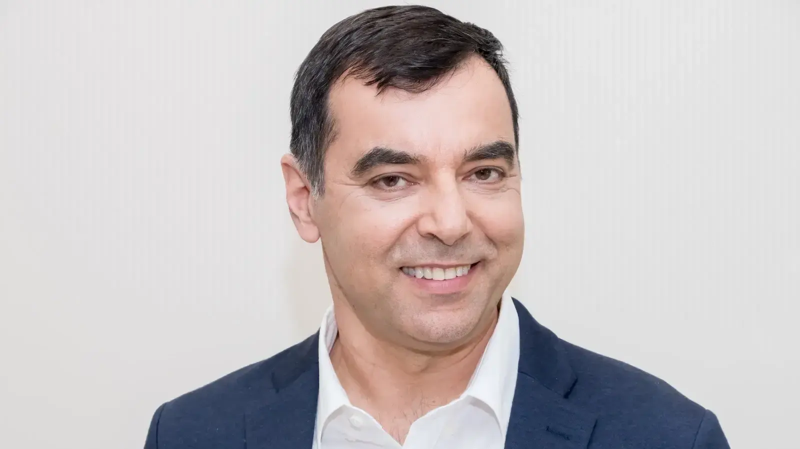 פרופ' אמנון שעשוע
פרופ' אמנון שעשוע