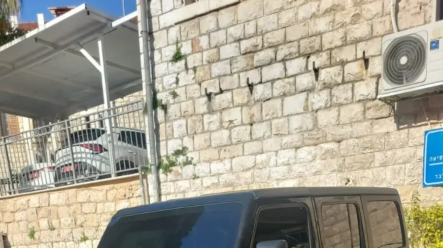 ג'יפ רוביקון שנתפס במהלך פשיטה של שוטרי המחוז הצפוני לוחמי מג"ב צפון ,יס"מ על חשודים
 מכנופיית הפשע "בכרי" , 
נצרת , 21 במרץ 2024