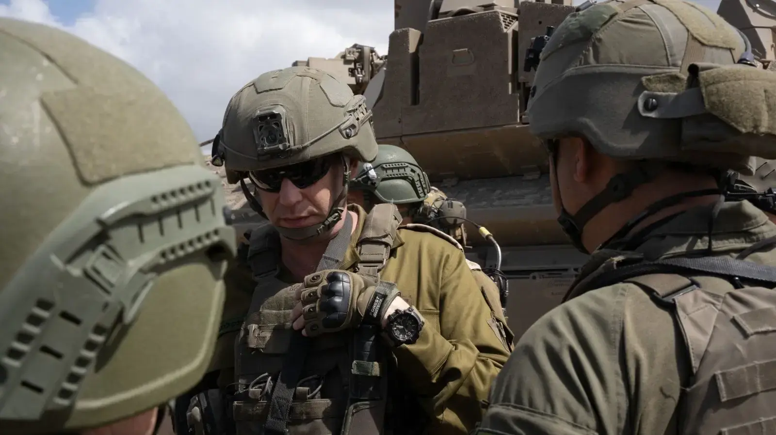 מפקד פיקוד הדרום אלוף ירון פינקלמן בעת הפעולה בשיפא, 23 במרץ 2024 מפקד פיקוד הדרום אלוף ירון פינקלמן בעת הפעולה בשיפא, 23 במרץ 2024