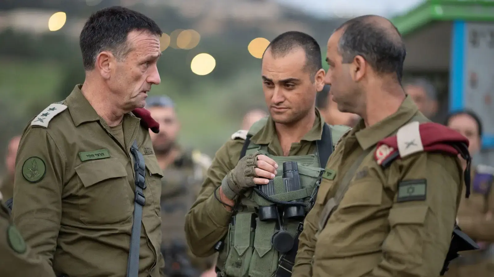 הרמטכ״ל הרצי הלוי בזירת הפיגוע בצומת הפרסה בחטיבת אפרים יחד עם מפקד אוגדת יהודה ושומרון, תת-אלוף יקי דולף, מפקד חטיבת אפרים, אלוף-משנה נתנאל שמכה, 22 במרץ 2024 הרמטכ״ל הרצי הלוי בזירת הפיגוע בצומת הפרסה בחטיבת אפרים יחד עם מפקד אוגדת יהודה ושומרון, תת-אלוף יקי דולף, מפקד חטיבת אפרים, אלוף-משנה נתנאל שמכה, 22 במרץ 2024
