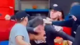 אוהדים של הפועל תל אביב תוקפים אוהד של הפועל חיפה אוהדים של הפועל תל אביב תוקפים אוהד של הפועל חיפה