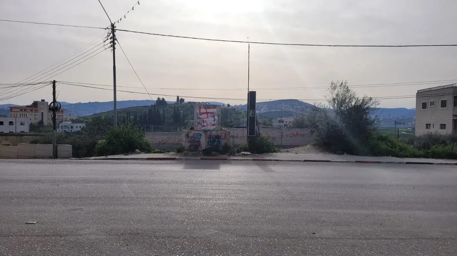 כתובות חמאס וצלבי קרס רוססו בחווארה. 26.03.2024 כתובות חמאס וצלבי קרס רוססו בחווארה. 26.03.2024