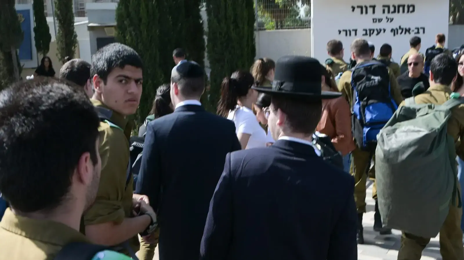 חרדים בשער קיראון, תל השומר 28 במרץ 2024 חרדים בשער קיראון, תל השומר 28 במרץ 2024