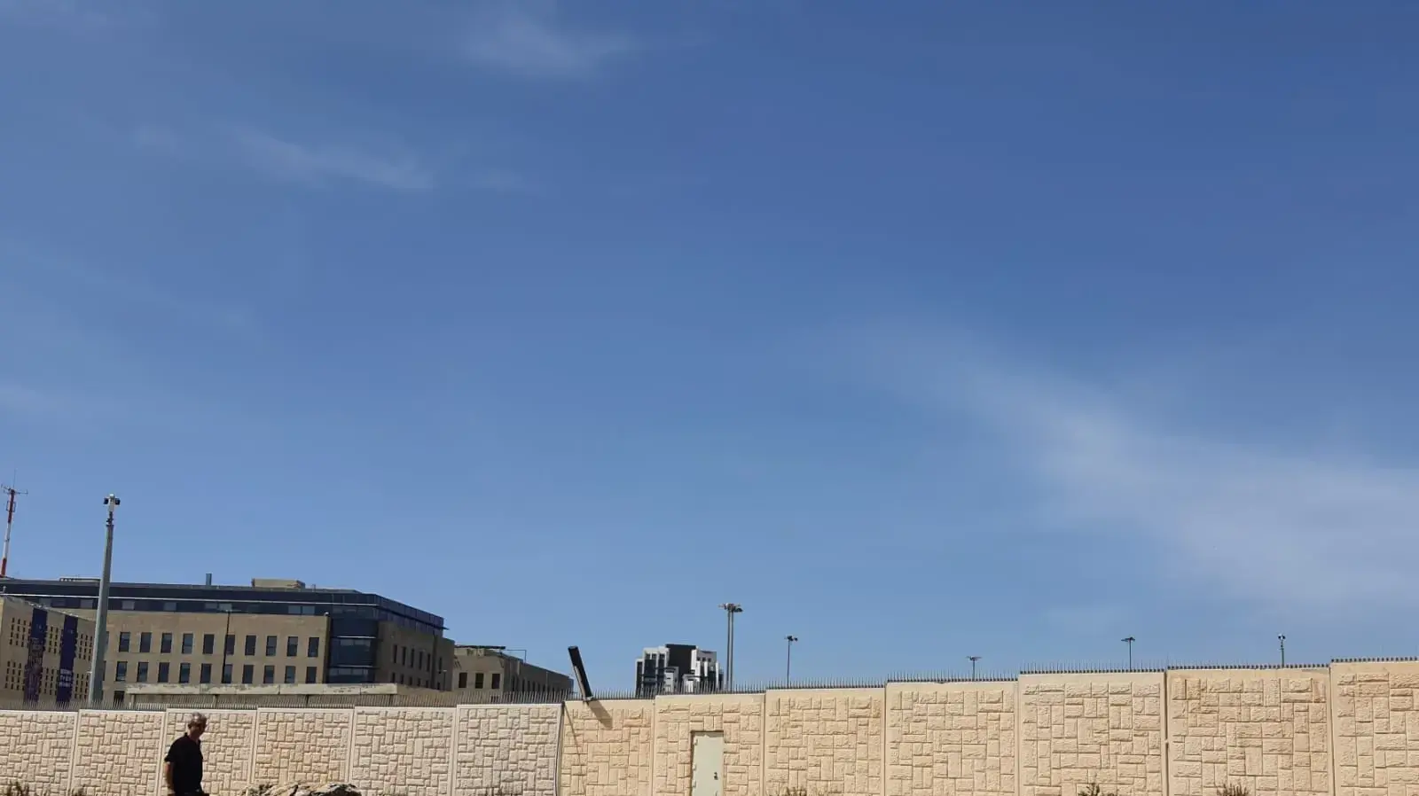 שני מגרשי הענק בירושלים שמחכים שיקימו עליהם את מעון רה"מ החדש שני מגרשי הענק בירושלים שמחכים שיקימו עליהם את מעון רה"מ החדש