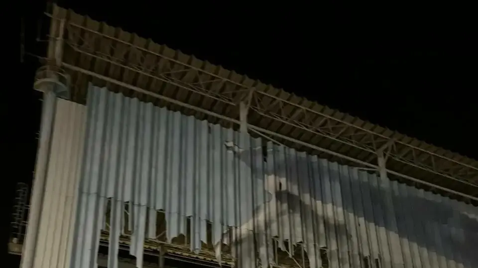 הנזק למבנה באילת, בעקבות פגיעת הקטב"מ.1 באפריל 2024 הנזק למבנה באילת, בעקבות פגיעת הקטב"מ.1 באפריל 2024