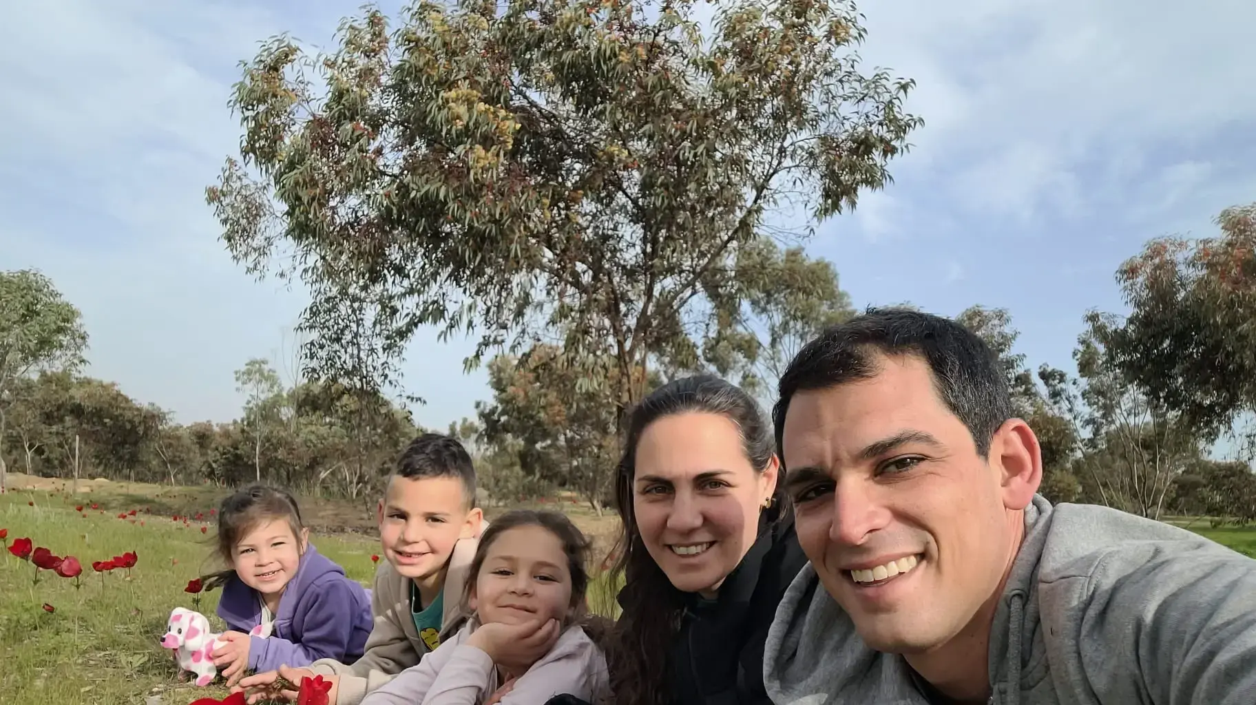 סיגי ודולב יהוד עם ילדיהם סיגי ודולב יהוד עם ילדיהם