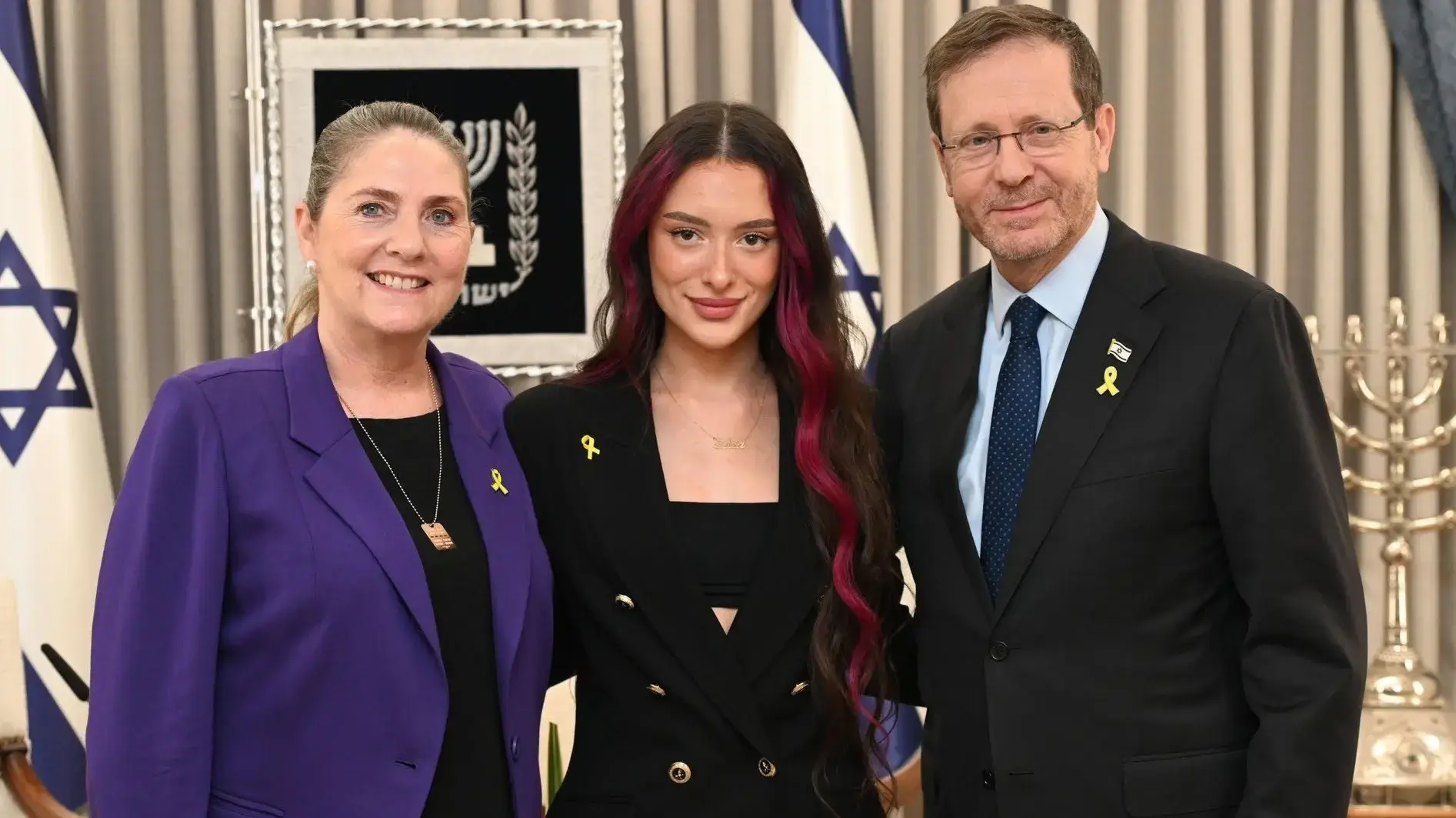 הזמרת עדן גולן, נשיא המדינה יצחק (בוז'י) הרצוג ורעייתו, מיכל הרצוג