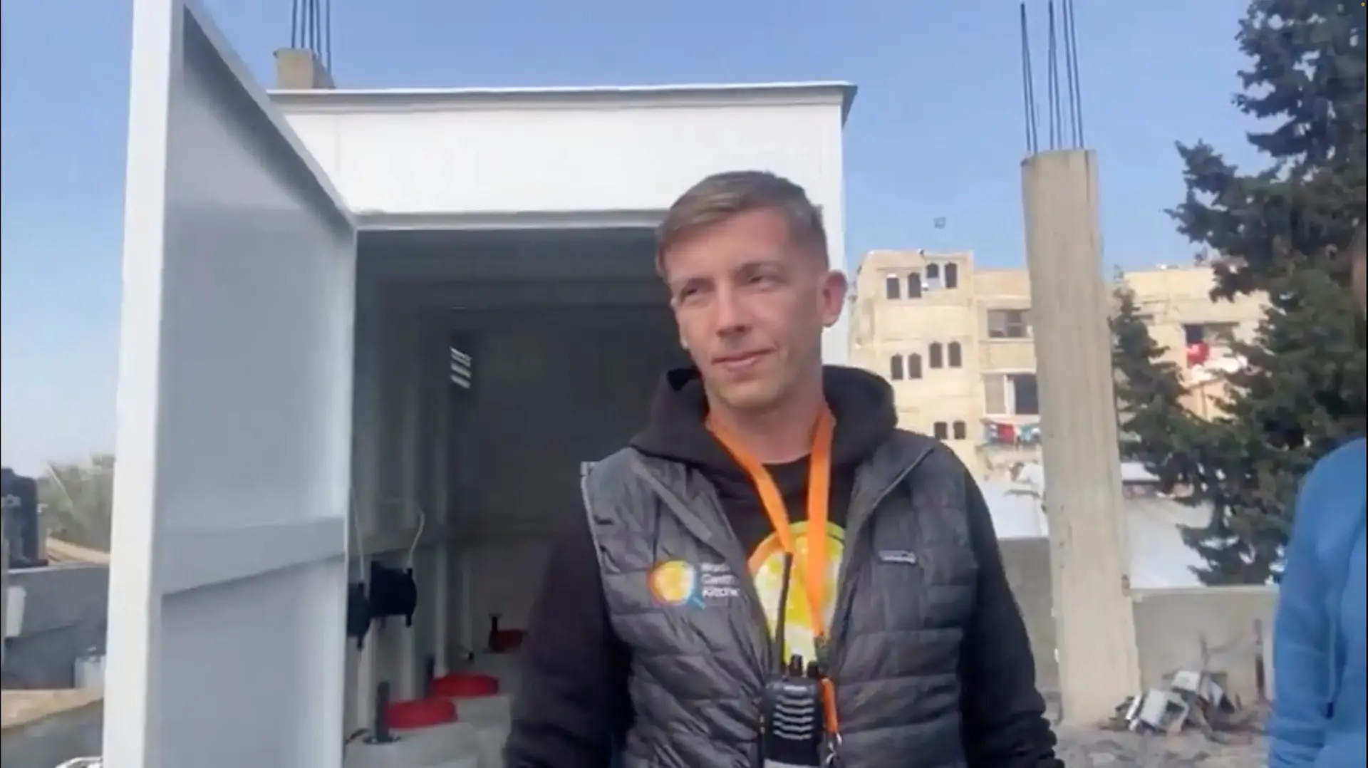 דמיאן סובול, פעיל ארגון המטבח העולמי דמיאן סובול, פעיל ארגון המטבח העולמי