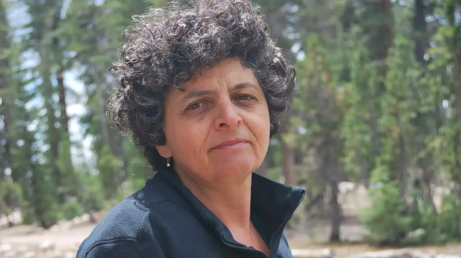 ד"ר עדית סרגוסטי מנהלת תחום יישום מדיניות בארגון "בזכות" ד"ר עדית סרגוסטי מנהלת תחום יישום מדיניות בארגון "בזכות"