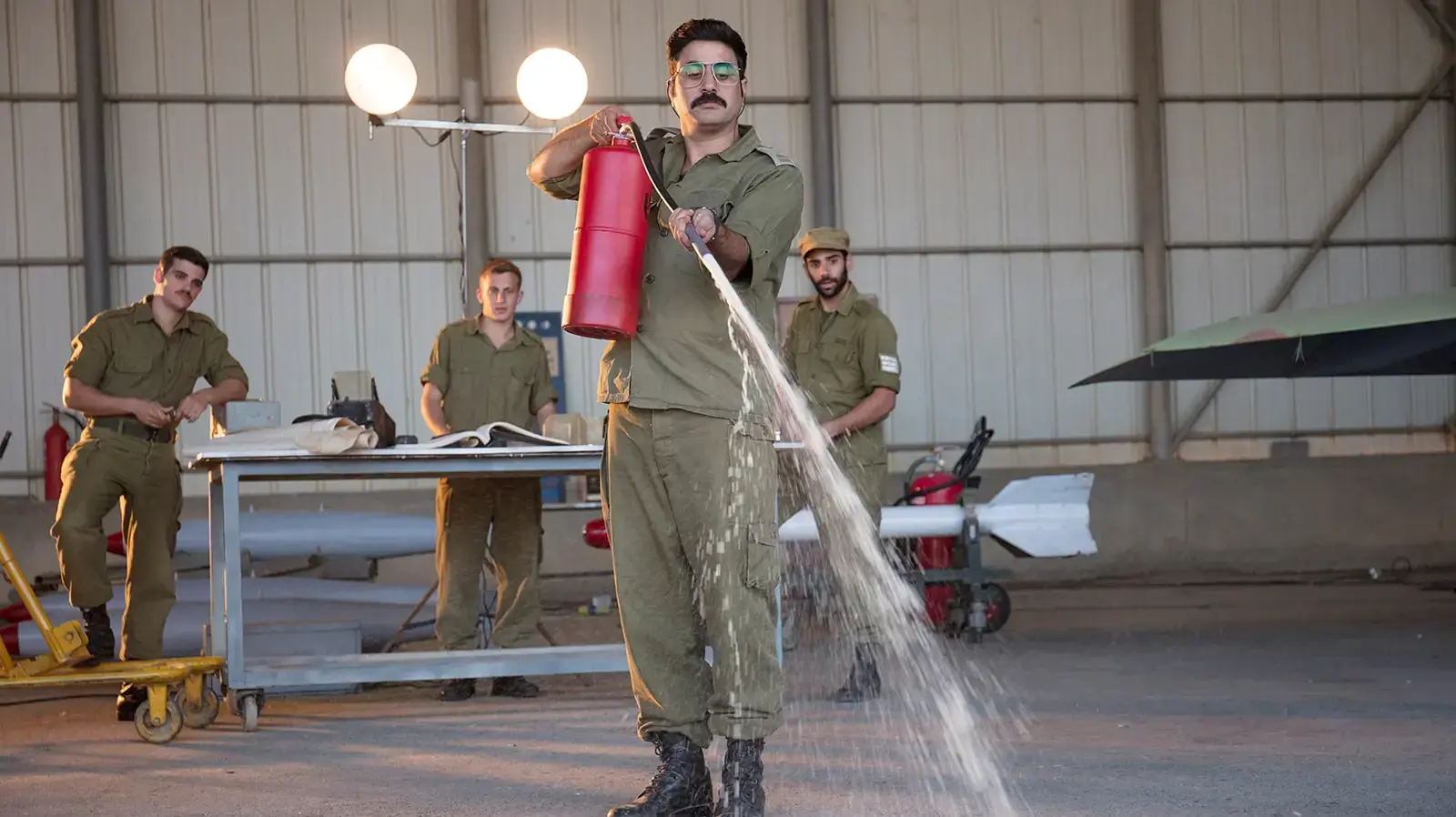 מתוך הסרט "קרב אוויר" מתוך הסרט "קרב אוויר"