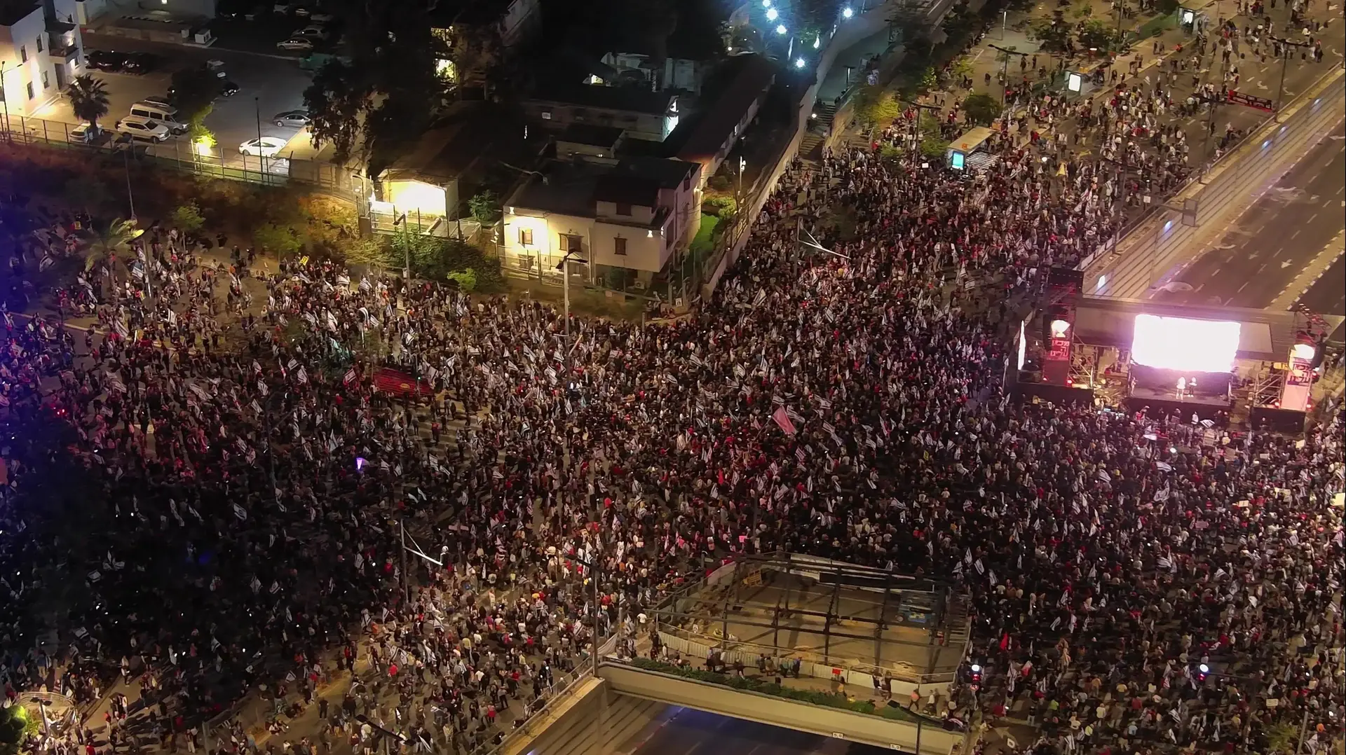 לאחר חצי שנה מחאת קפלן מתחדשת עם עשרות אלפי צועדים 06 באפריל 2024 לאחר חצי שנה מחאת קפלן מתחדשת עם עשרות אלפי צועדים 06 באפריל 2024