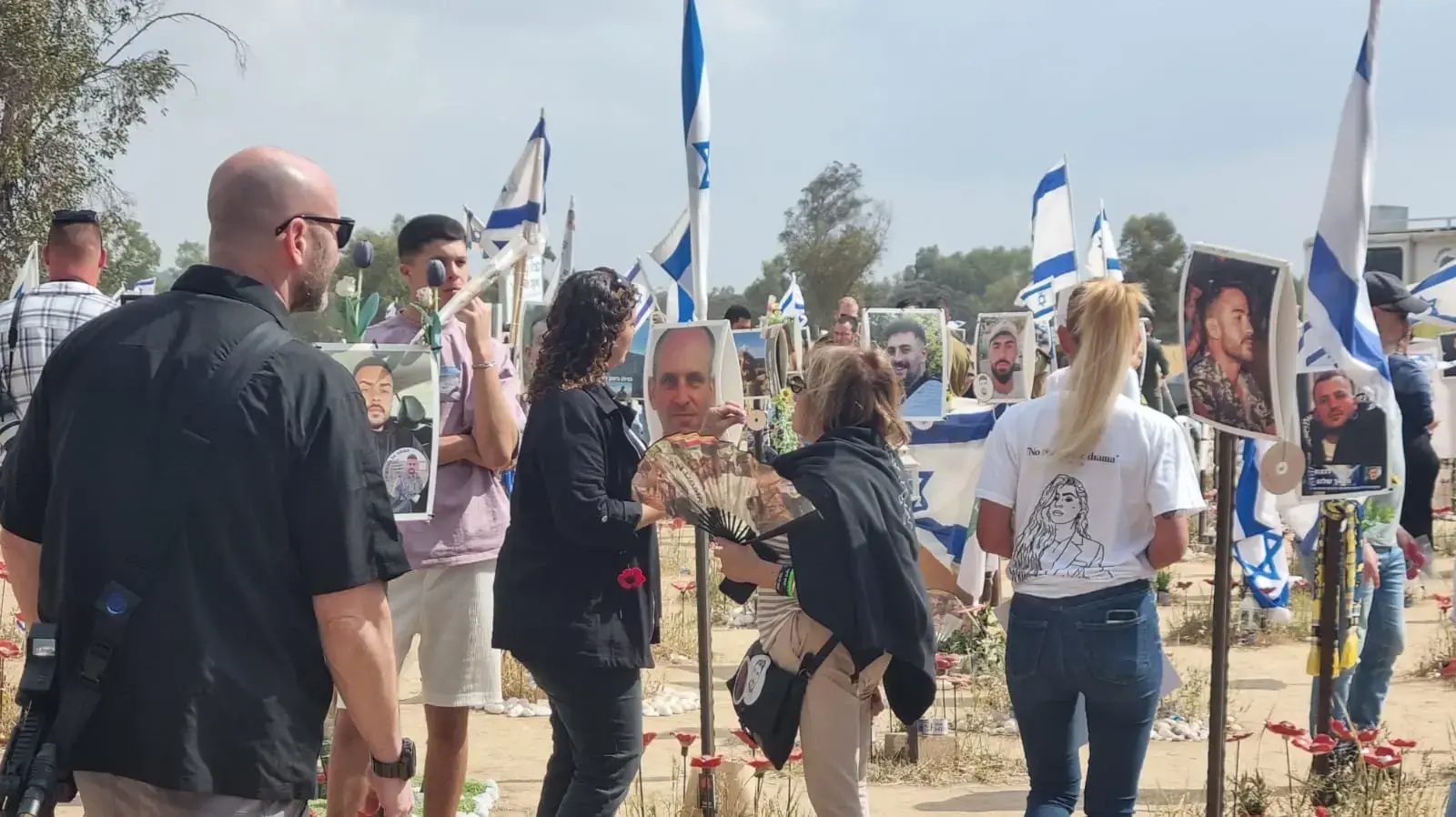 מסיבת עיתונאים במלאת חצי שנה לטבח בנוכחות משפחות הנרצחים והנרצחות, בשטח המסיבה ברעים 07 באפריל 2024 מסיבת עיתונאים במלאת חצי שנה לטבח בנוכחות משפחות הנרצחים והנרצחות, בשטח המסיבה ברעים 07 באפריל 2024