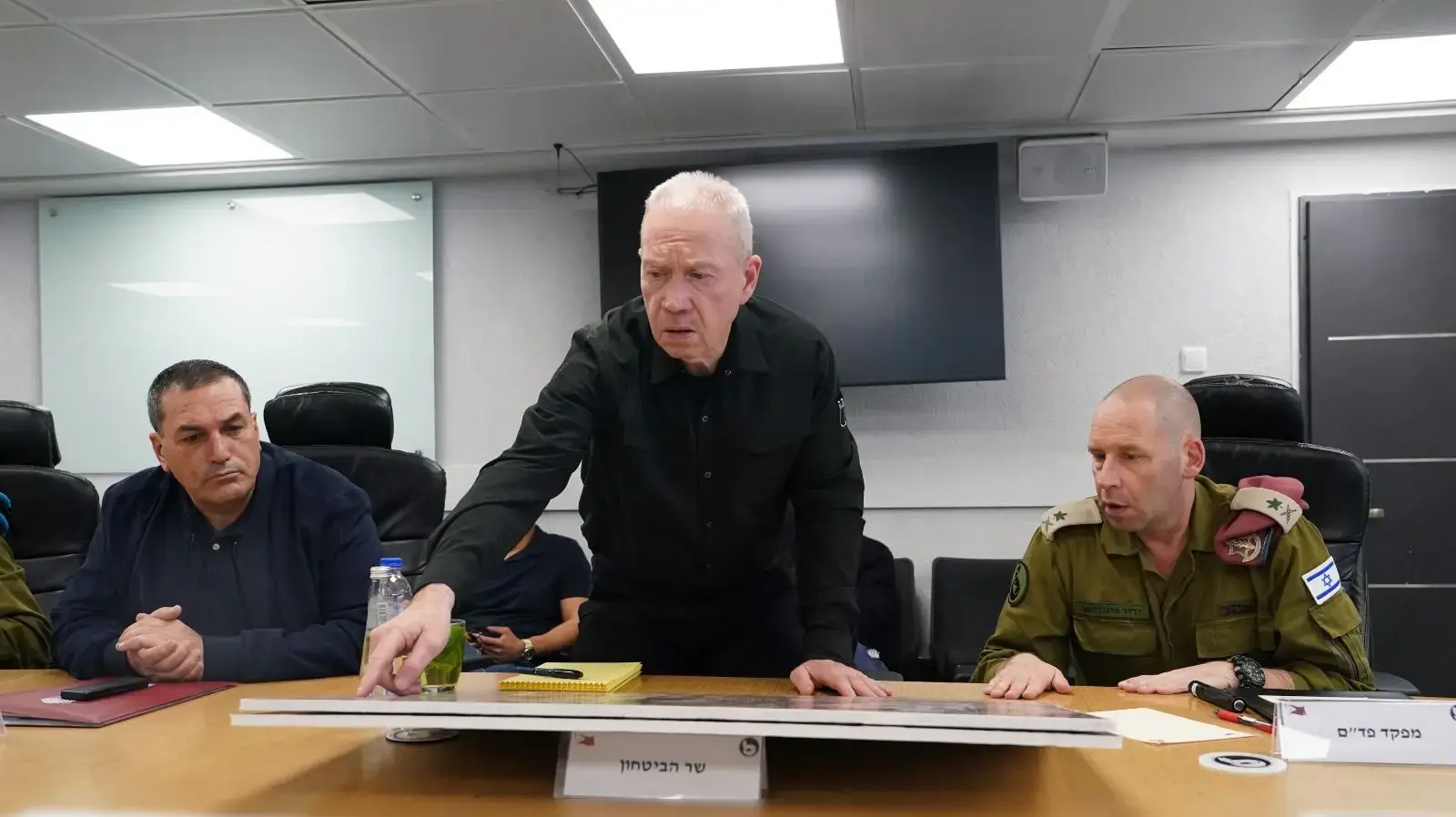 שר הביטחון גלנט בפיקוד הדרום, 7 באפריל 2024