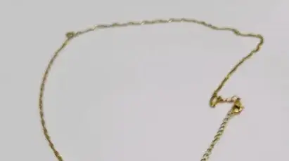 שרשרת עם תליון שמע ישראל שאותרה ע"י המשטרה באזור המסיבות נובה ופסיידאק שרשרת עם תליון שמע ישראל שאותרה ע"י המשטרה באזור המסיבות נובה ופסיידאק