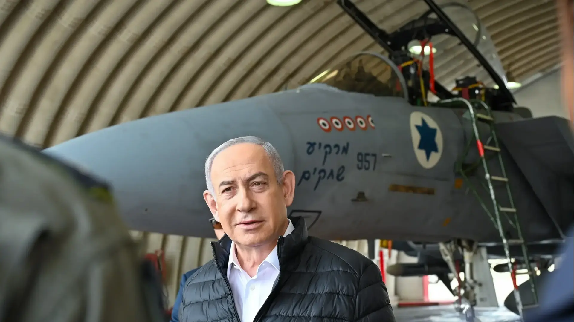 ראש הממשלה בנימין נתניהו בביקורו בבסיס חיל האוויר בתל נוף
