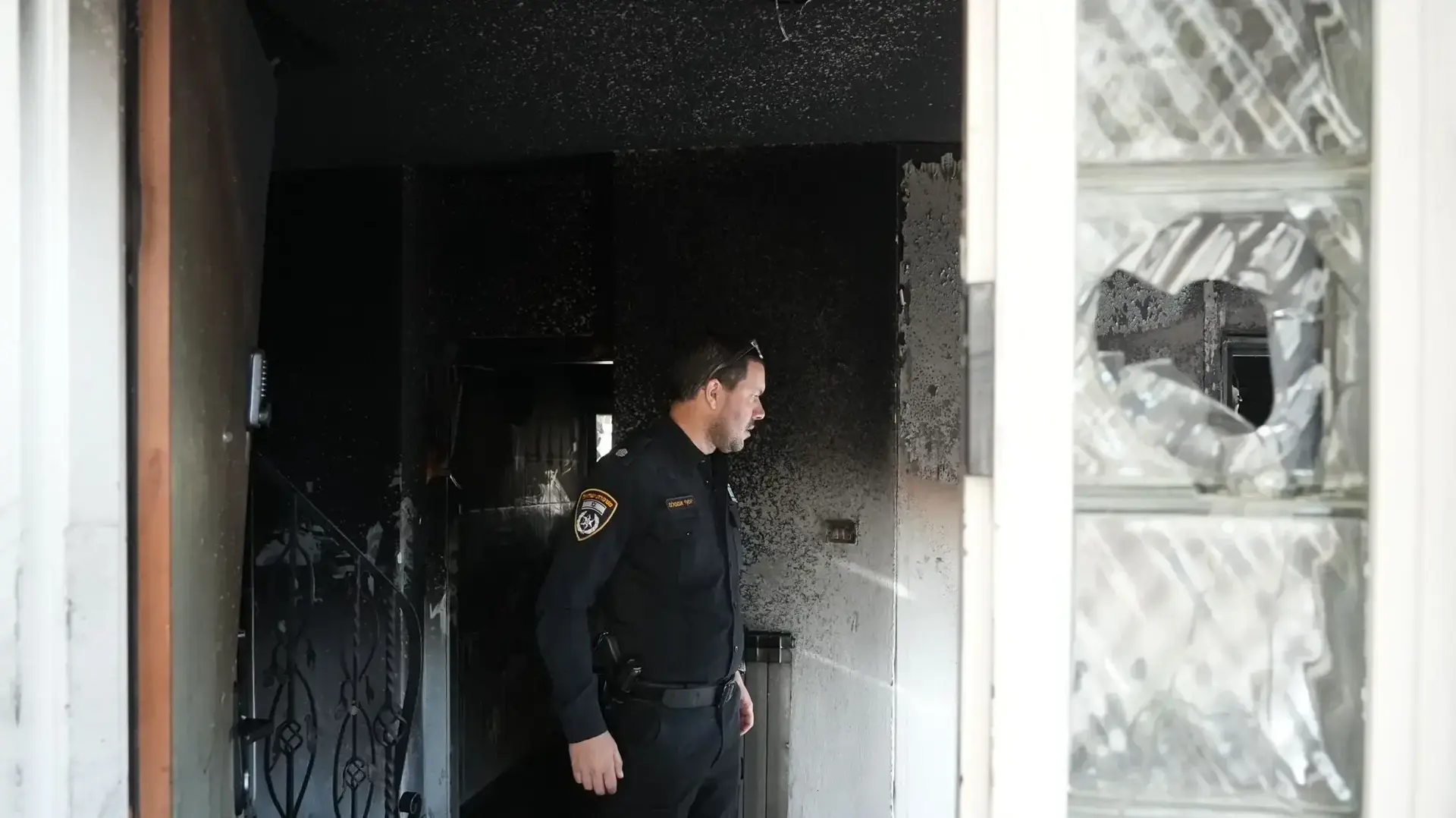 כוח משטרה בזירת השריפה בירושלים כוח משטרה בזירת השריפה בירושלים