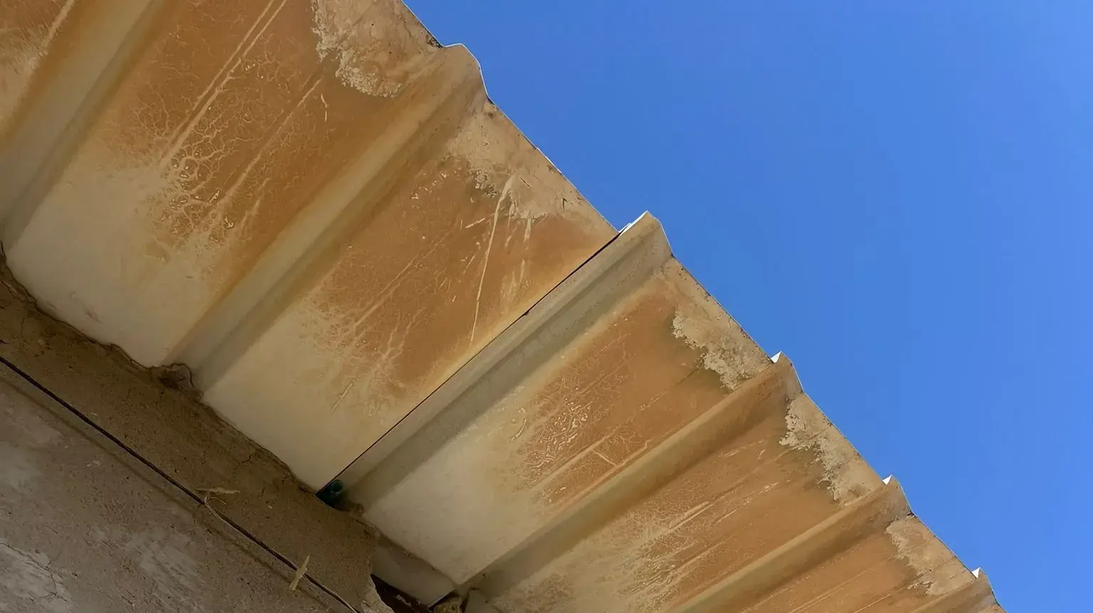 מקום פגיעת הרסיס מהמתקפה האיראנית בכפר אלפורעה מערבית לערד מקום פגיעת הרסיס מהמתקפה האיראנית בכפר אלפורעה מערבית לערד