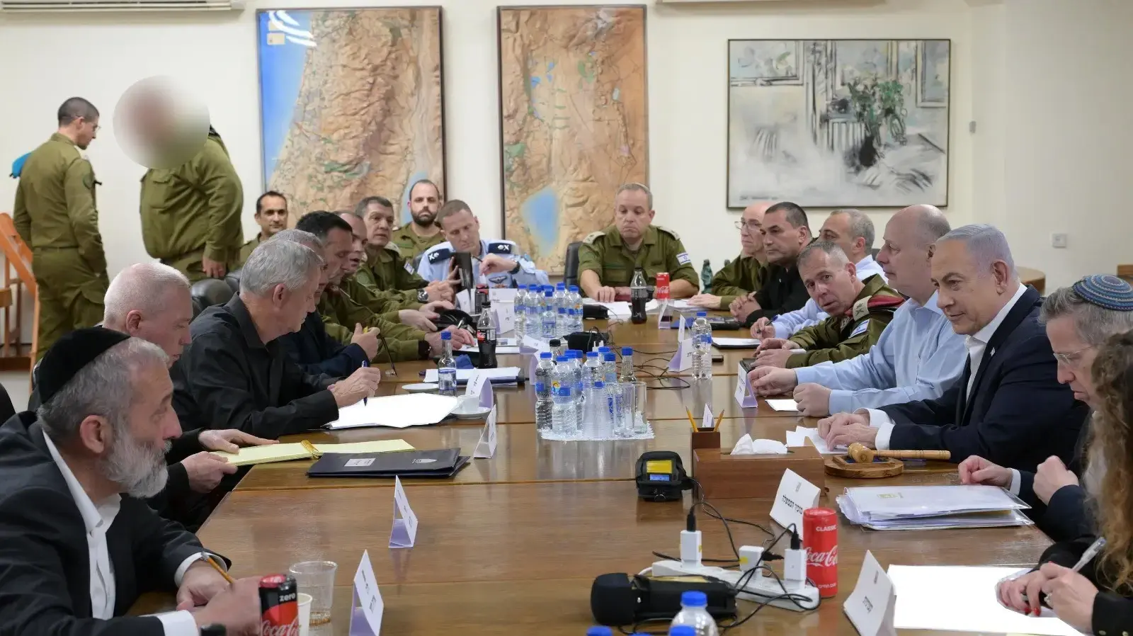 ראש הממשלה בנימין נתניהו מכנס בשעה זו את הקבינט לניהול המלחמה, בקריה בתל אביב. 14 באפריל 2024 
