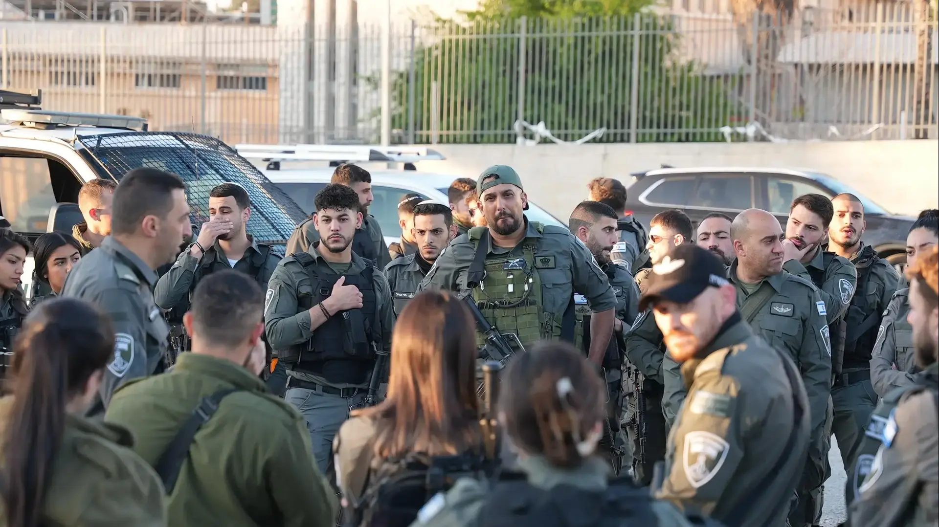כוחות משטרה בהריסת ביתו של המחבל חאלד אל מוחתסב שביצע את פיגוע הירי בכניסה לתחנת המשטרה שלם במחוז ירושלים

16 באפריל 2024