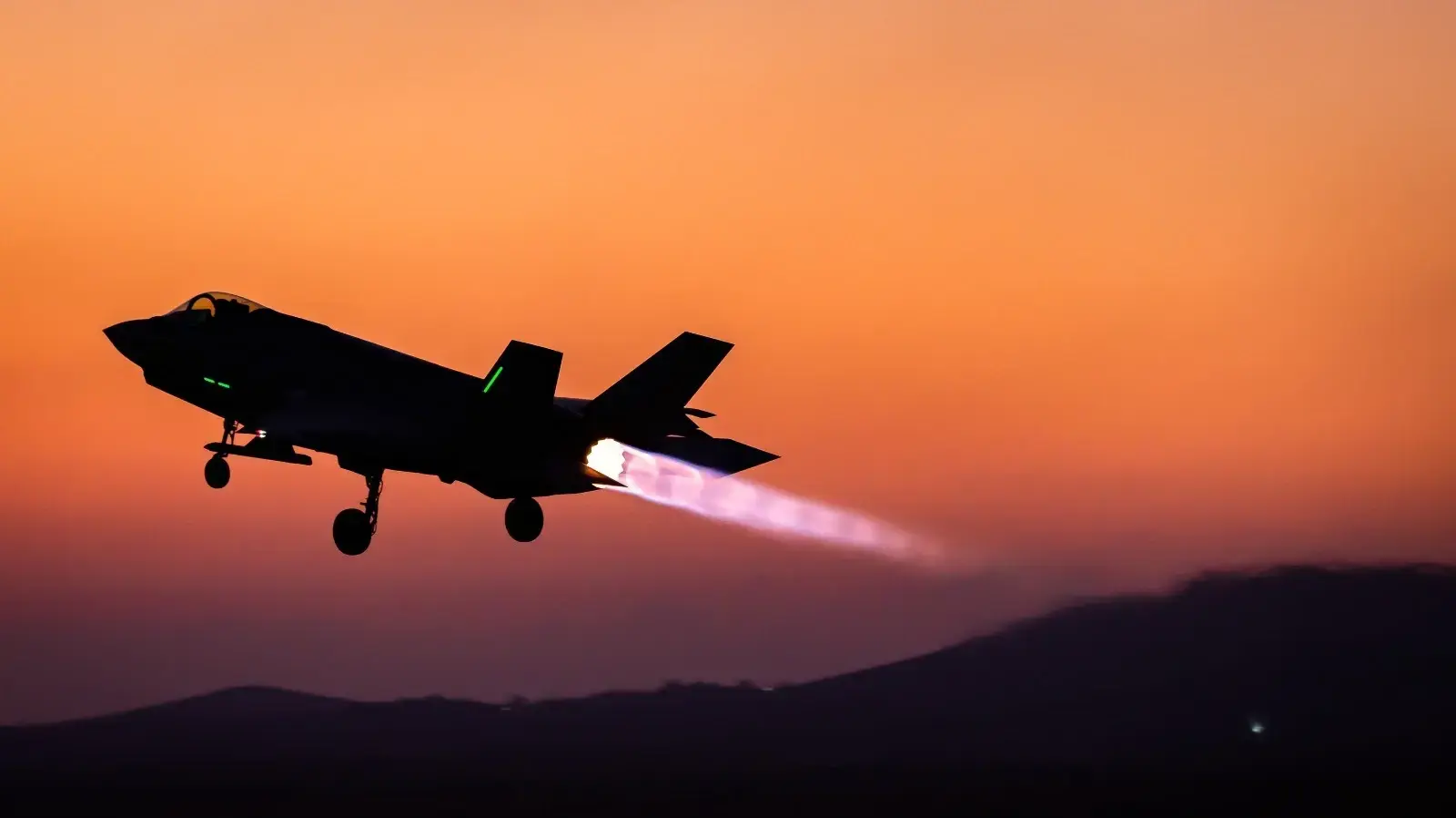 Взлетающий F-35I ("Адир")