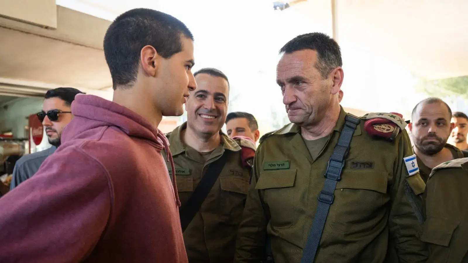 הרמטכ"ל ברמז לממשלה?: "כל חלקי החברה צריכים להתגייס לצה"ל" 17 באפריל 2024 הרמטכ"ל ברמז לממשלה?: "כל חלקי החברה צריכים להתגייס לצה"ל" 17 באפריל 2024
