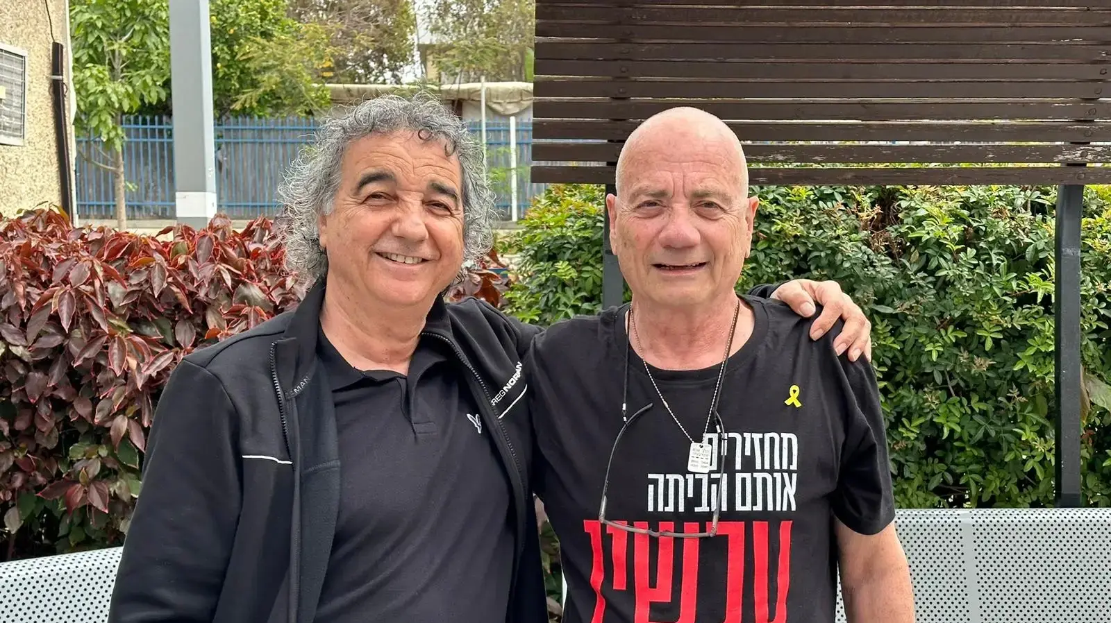 לואיס הר, שחולץ משבי חמאס, חזר לרקוד עם להקתו של שלמה ממן לואיס הר, שחולץ משבי חמאס, חזר לרקוד עם להקתו של שלמה ממן