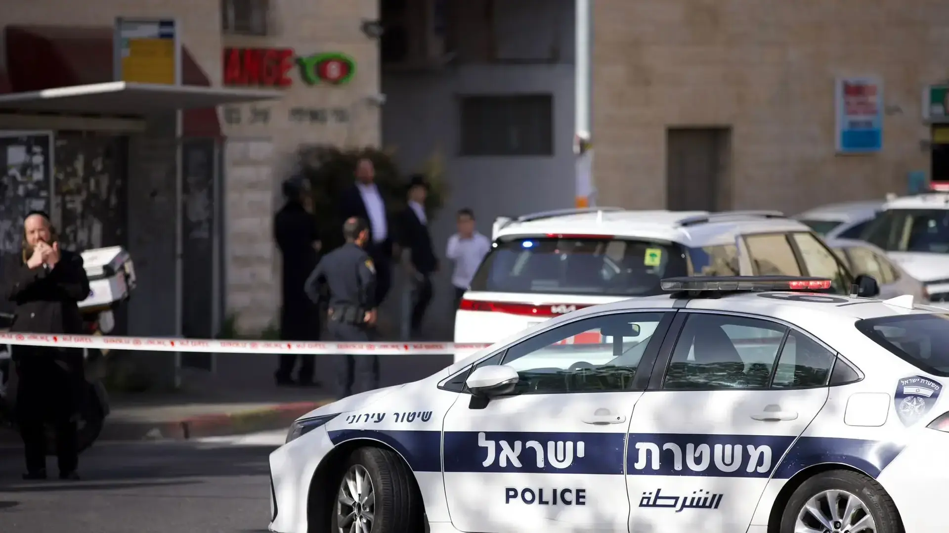 פיגוע דריסה בירושלים: שני הולכי רגלי נפגעו מאותו רכב בשתי זירות שונות 22 בארפיל 2024 פיגוע דריסה בירושלים: שני הולכי רגלי נפגעו מאותו רכב בשתי זירות שונות 22 בארפיל 2024