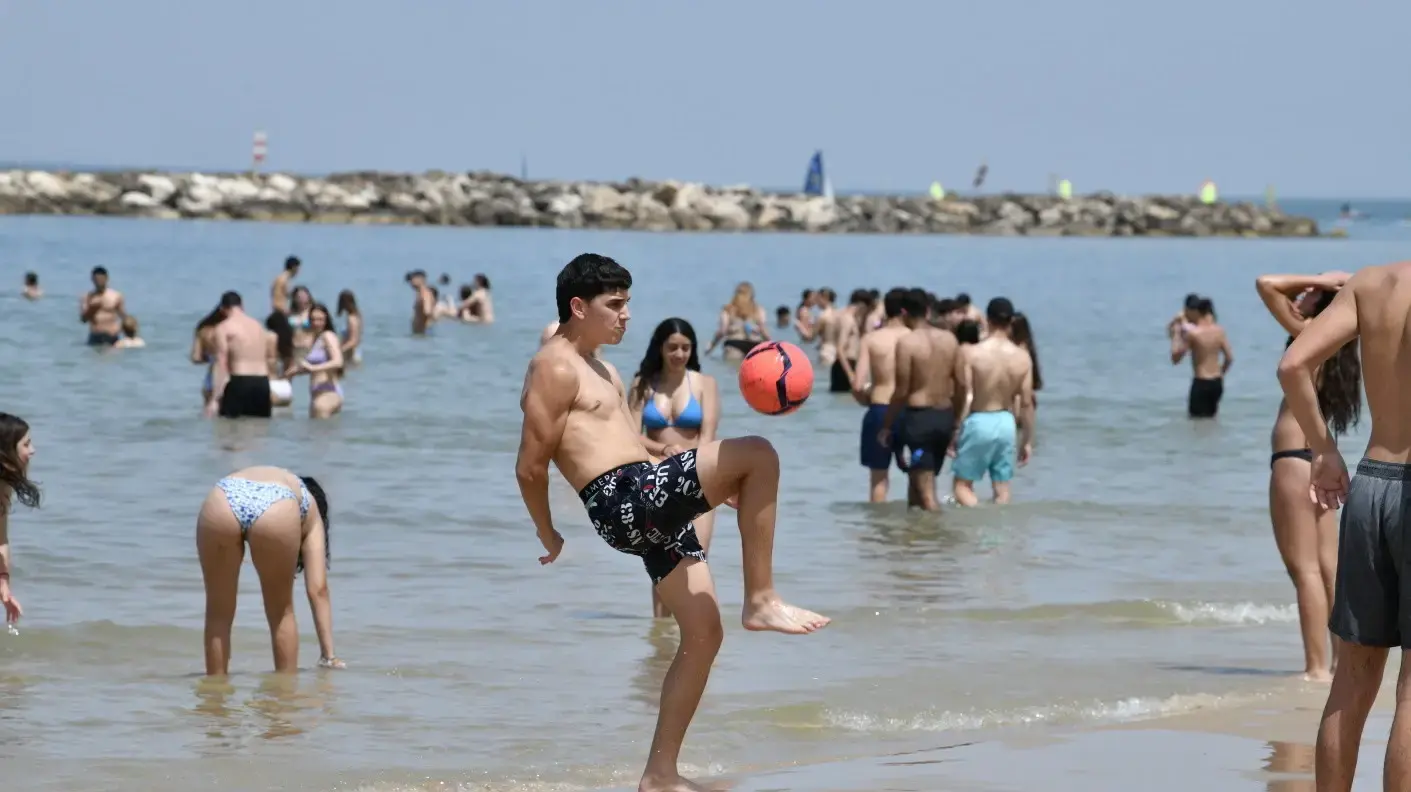 שרב באיזור גוש דן 24 באפריל 2024 שרב באיזור גוש דן 24 באפריל 2024