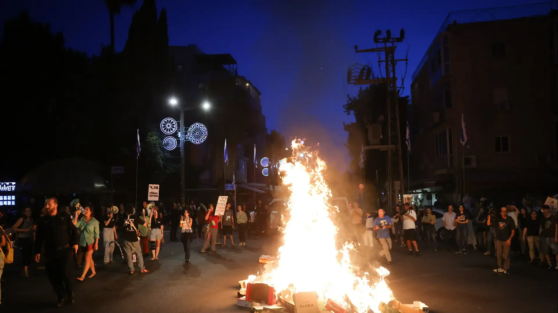 מחאה מול מעון רה"מ בירושלים בעקבות הסרטון של הירש גולדברג־פולין