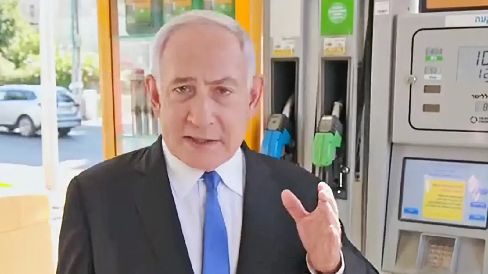 ראש הממשלה בנימין נתניהו בתחנת דלק ראש הממשלה בנימין נתניהו בתחנת דלק