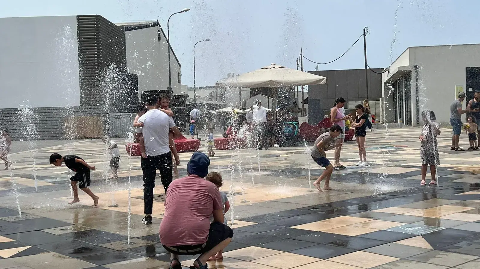 מטיילים בשרב גן לאומי גן השלושה.25 באפריל 2024 מטיילים בשרב גן לאומי גן השלושה.25 באפריל 2024