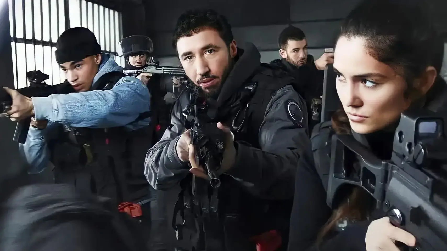 הסדרה "צוות פריז" (The Brigade)