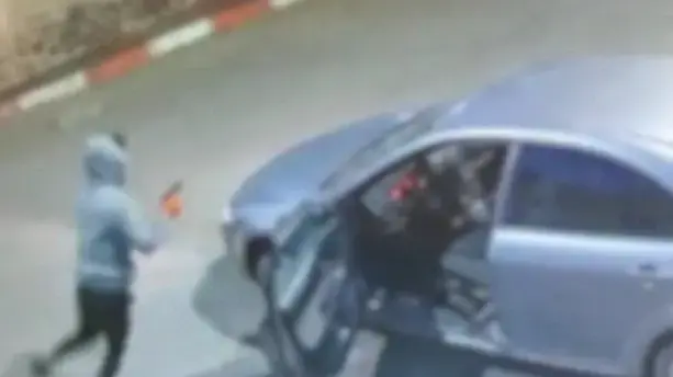 העבריין שביצע ירי לבית בסכנין נמלט מהזירה לאחר שרכב המילוט נכבה העבריין שביצע ירי לבית בסכנין נמלט מהזירה לאחר שרכב המילוט נכבה