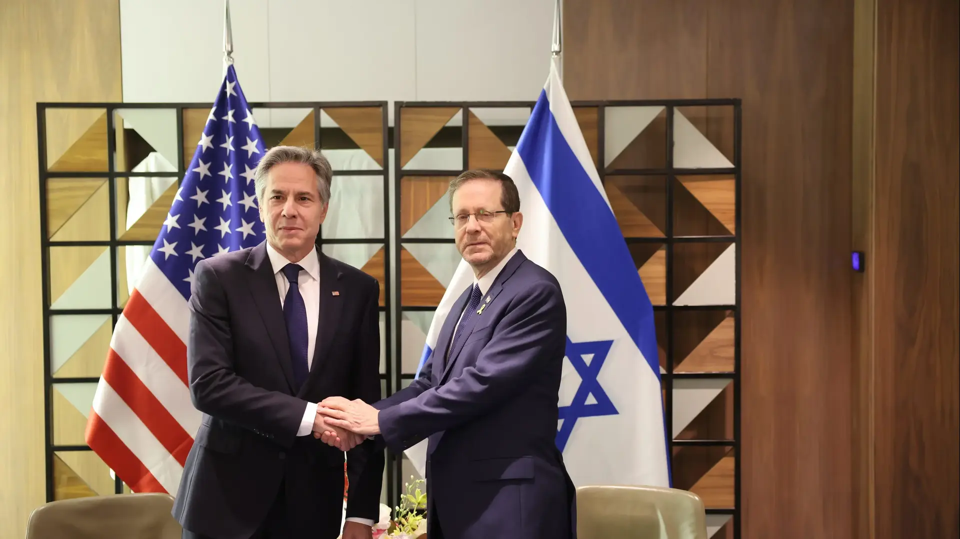 נשיא המדינה עם מזכיר המדינה האמריקאי אנטוני בלינקן המבקר בישראל, 1 במאי 2024 נשיא המדינה עם מזכיר המדינה האמריקאי אנטוני בלינקן המבקר בישראל, 1 במאי 2024