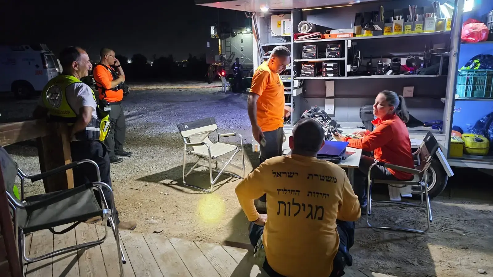 יחידת החילוץ "מגילות ים המלח" סורקים בחוף נווה מדבר, 1 במאי 2024 יחידת החילוץ "מגילות ים המלח" סורקים בחוף נווה מדבר, 1 במאי 2024