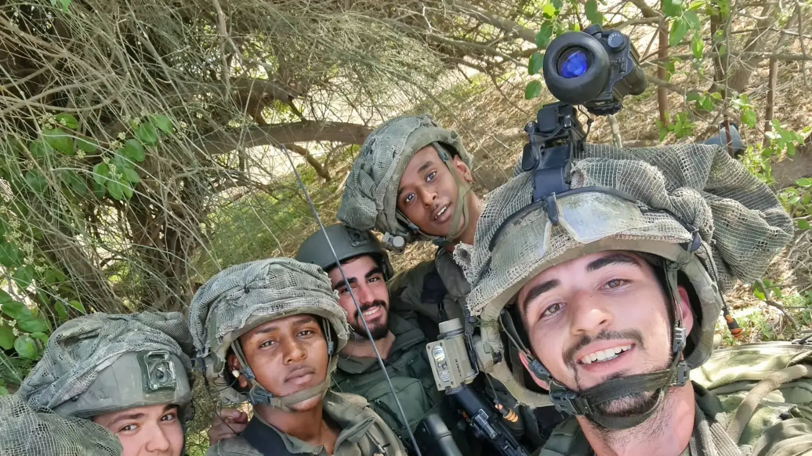 אורי שני (מימין) במהלך הקרב ב-7 באוקטובר אורי שני (מימין) במהלך הקרב ב-7 באוקטובר