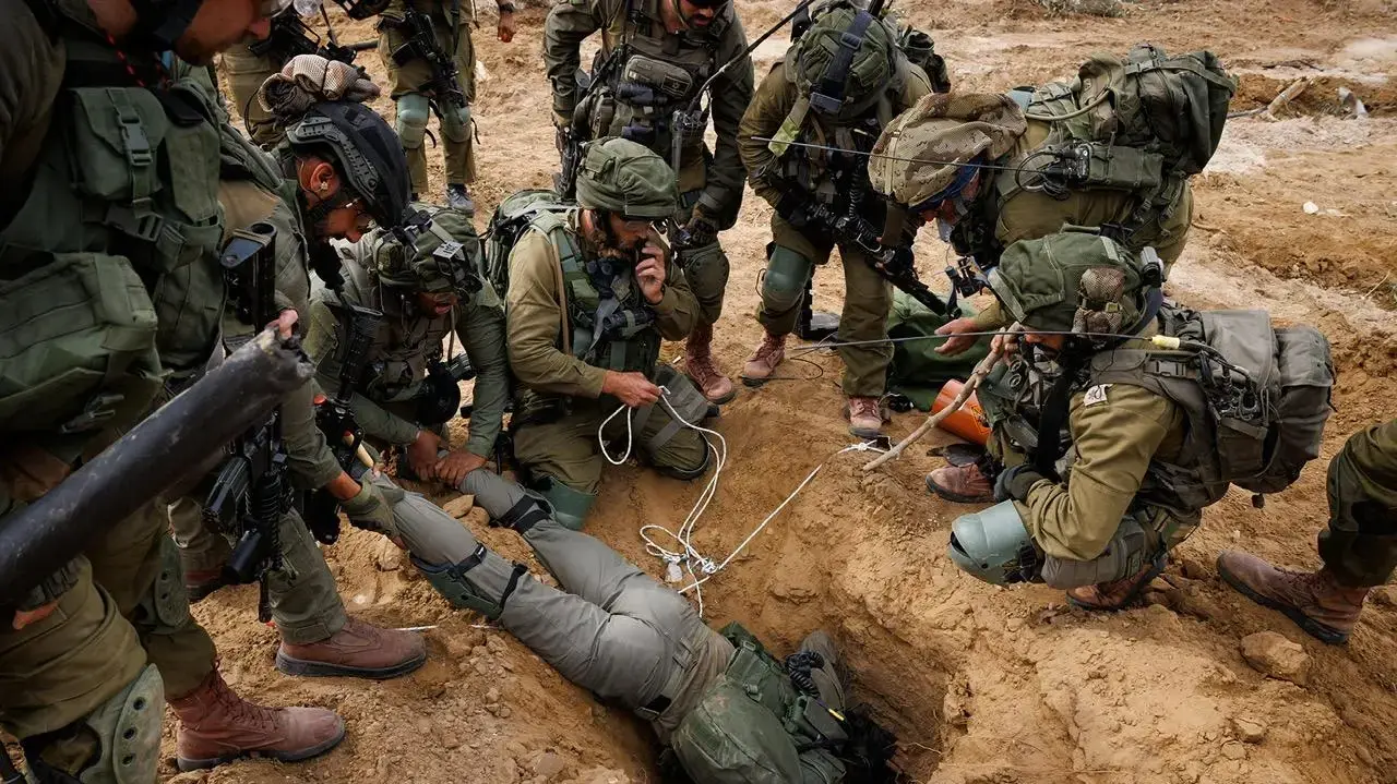 צילום של זיו קורן מתוך התערוכה "שבעה באוקטובר" צילום של זיו קורן מתוך התערוכה "שבעה באוקטובר"
