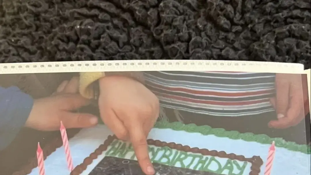 התמונה שפרסמה שירה פרץ באלבום המשפחתי של יום הולדת 4 של אחיה, חלל צהל סרן דניאל פרץ התמונה שפרסמה שירה פרץ באלבום המשפחתי של יום הולדת 4 של אחיה, חלל צהל סרן דניאל פרץ