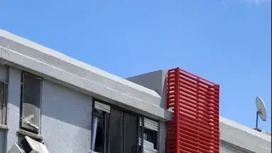 פגיעה ישירה בבניין בקרית שמונה, 5 במאי 2024 פגיעה ישירה בבניין בקרית שמונה, 5 במאי 2024