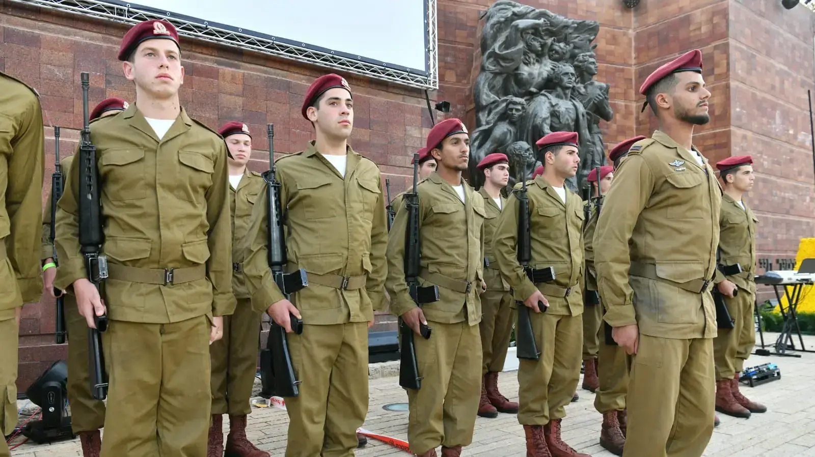 עצרת הפתיחה ממלכתית של אירועי יום הזיכרון לשואה ולגבורה, כיכר גטו ורשה, יד ושם 05 במאי 2024 עצרת הפתיחה ממלכתית של אירועי יום הזיכרון לשואה ולגבורה, כיכר גטו ורשה, יד ושם 05 במאי 2024